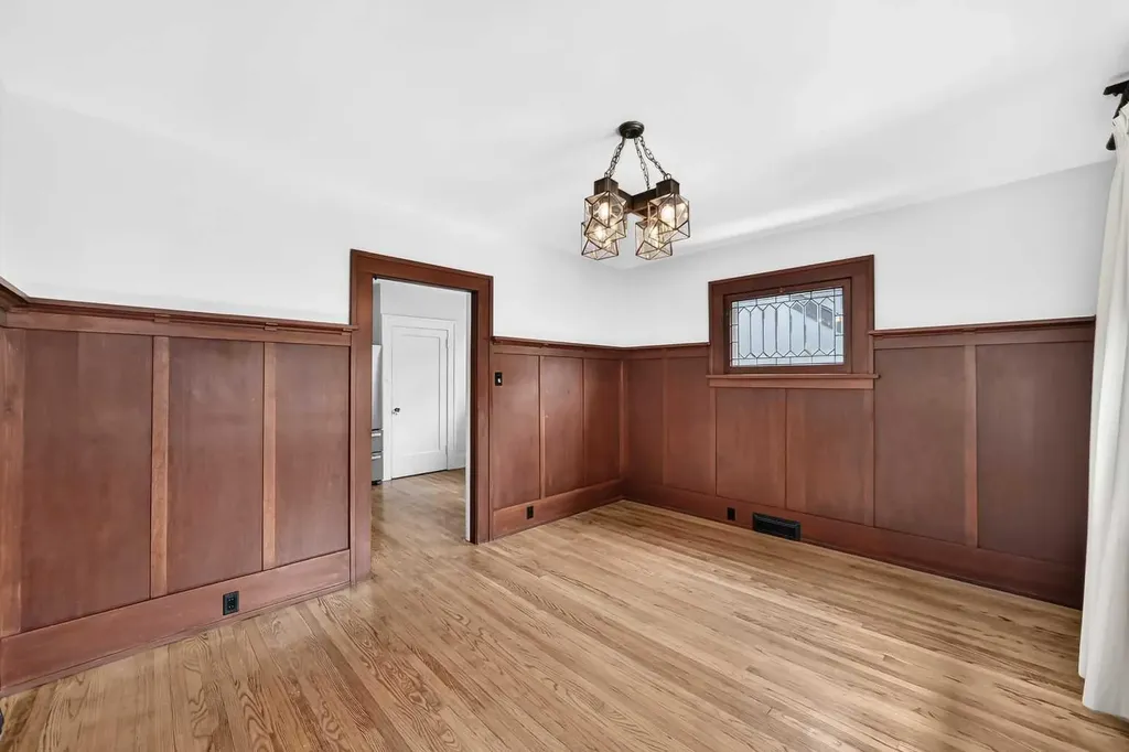 226 Superior Avenue SW Calgary AB T3C 2H9