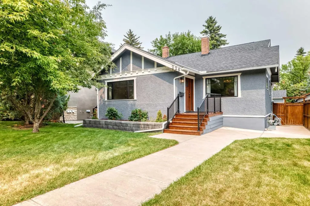 226 Superior Avenue SW Calgary AB T3C 2H9