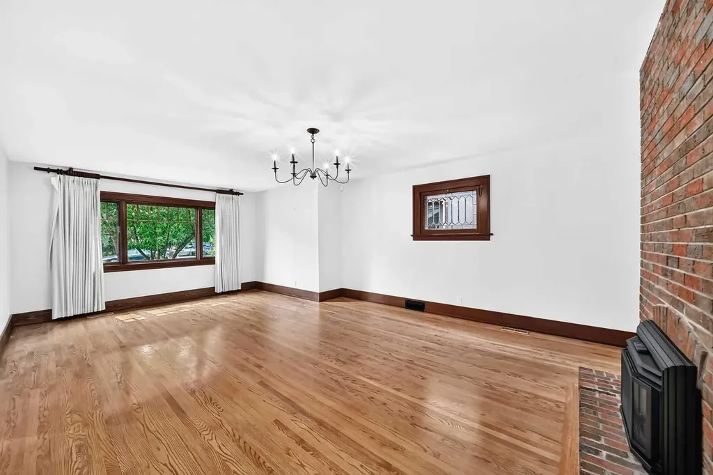 226 Superior Avenue SW Calgary AB T3C 2H9