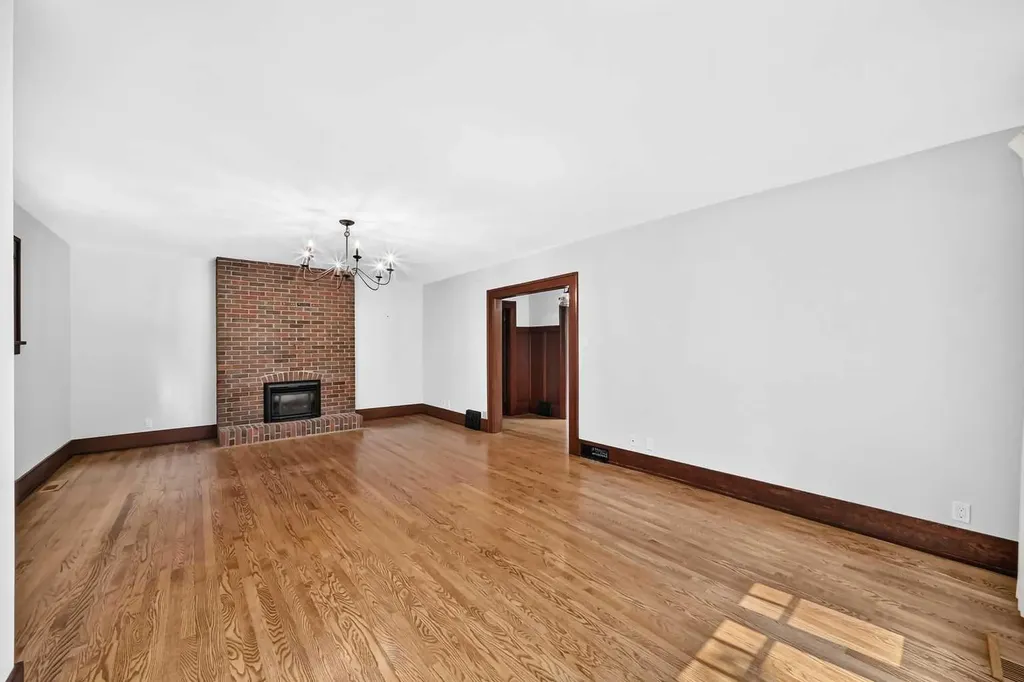 226 Superior Avenue SW Calgary AB T3C 2H9
