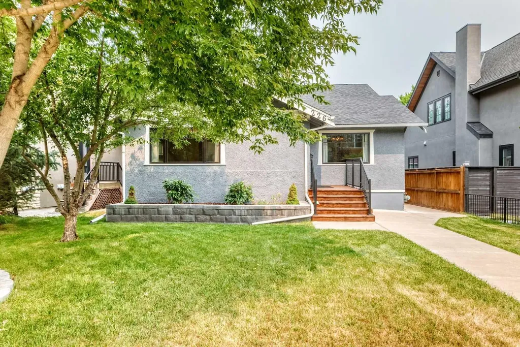 226 Superior Avenue SW Calgary AB T3C 2H9