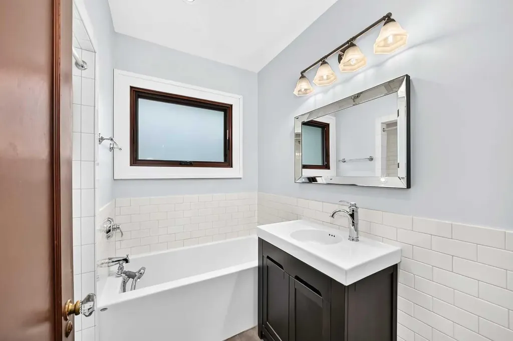 226 Superior Avenue SW Calgary AB T3C 2H9