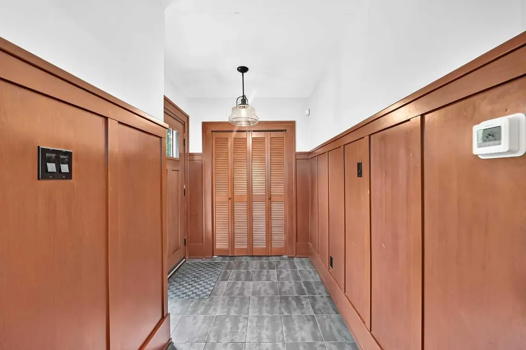 226 Superior Avenue SW Calgary AB T3C 2H9