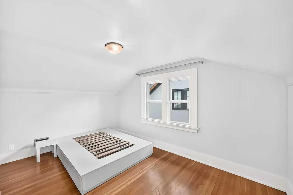 226 Superior Avenue SW Calgary AB T3C 2H9