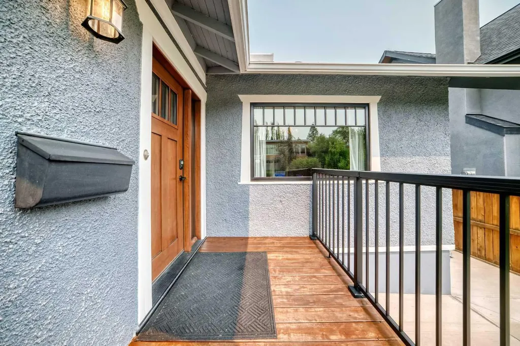 226 Superior Avenue SW Calgary AB T3C 2H9
