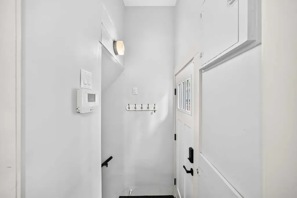226 Superior Avenue SW Calgary AB T3C 2H9