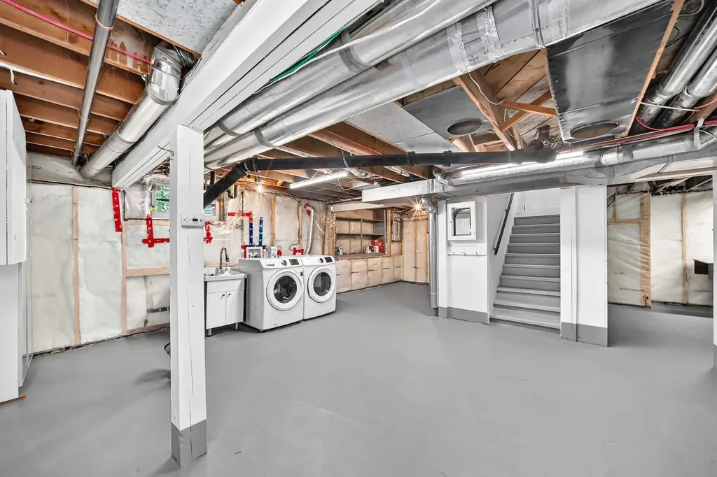 226 Superior Avenue SW Calgary AB T3C 2H9