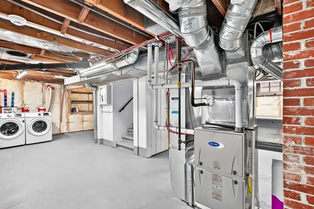 226 Superior Avenue SW Calgary AB T3C 2H9
