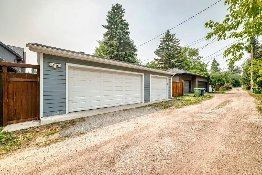 226 Superior Avenue SW Calgary AB T3C 2H9