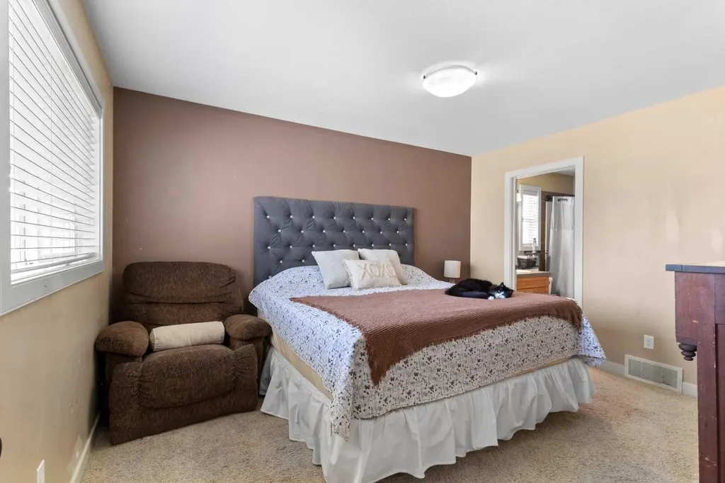 5 Lambertson Place Sylvan Lake AB T4S 2P9