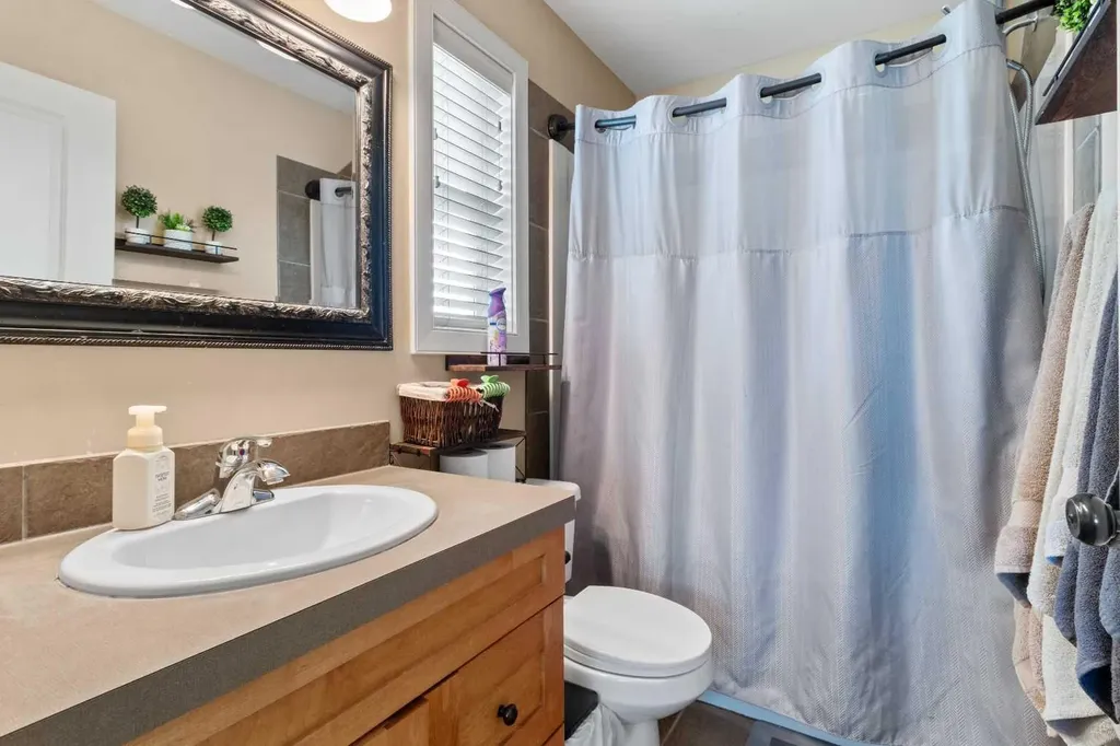 5 Lambertson Place Sylvan Lake AB T4S 2P9