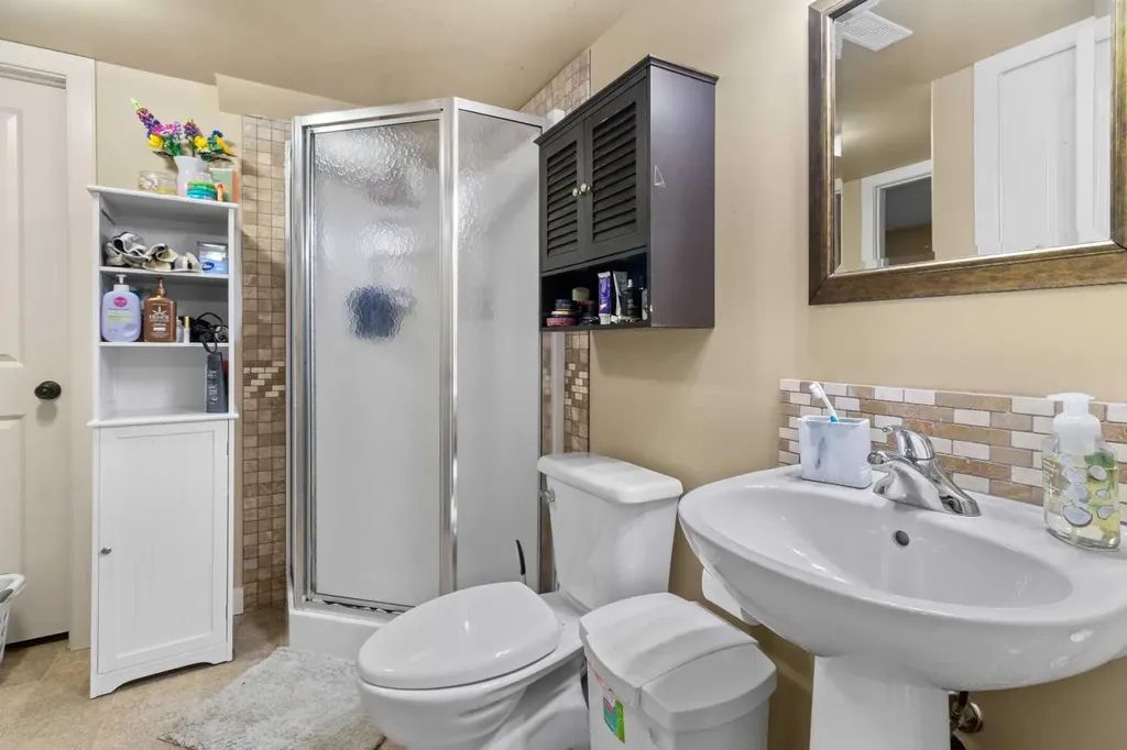 5 Lambertson Place Sylvan Lake AB T4S 2P9