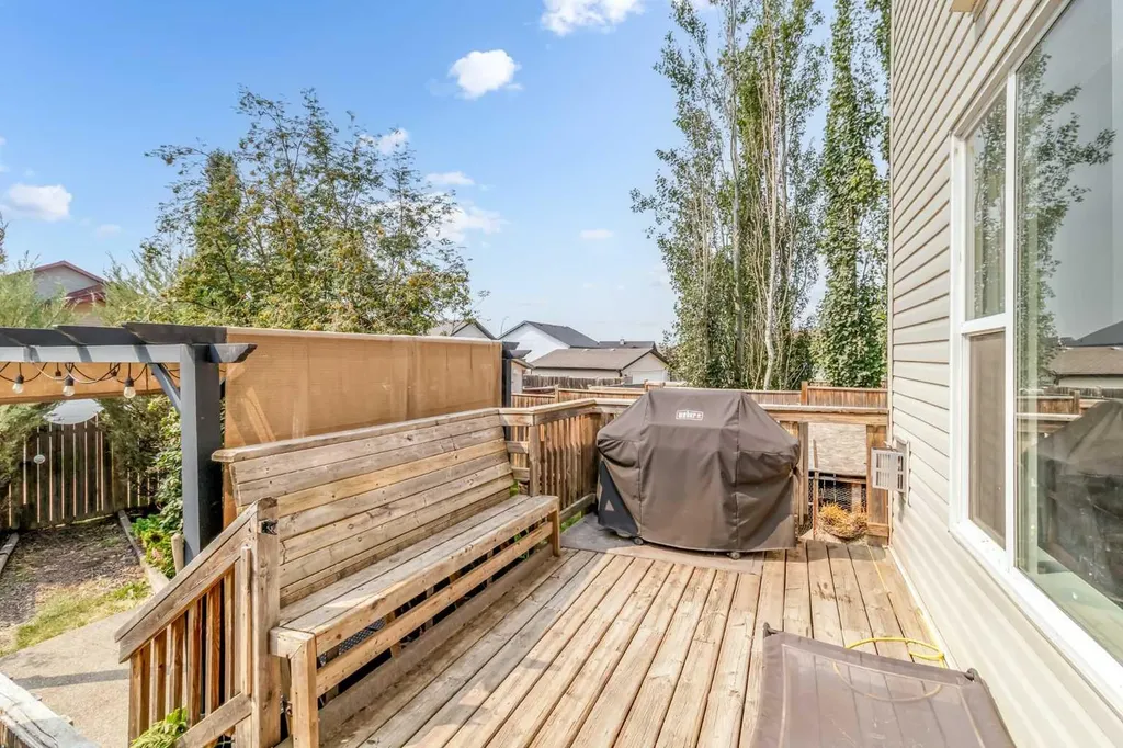 5 Lambertson Place Sylvan Lake AB T4S 2P9