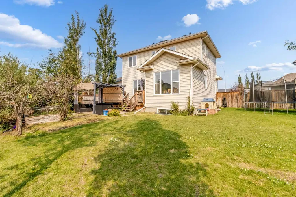 5 Lambertson Place Sylvan Lake AB T4S 2P9