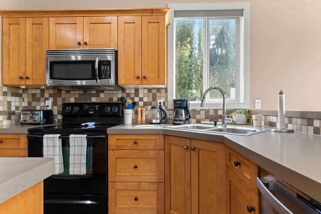 5 Lambertson Place Sylvan Lake AB T4S 2P9