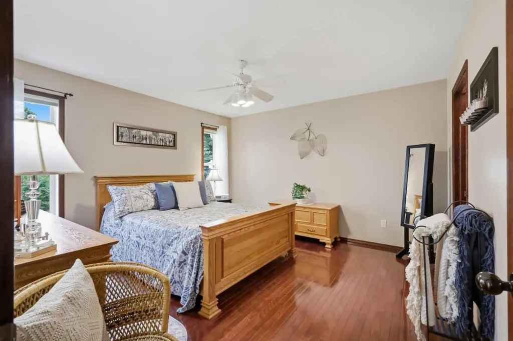 6026 47 Street Innisfail AB T4G 1L3