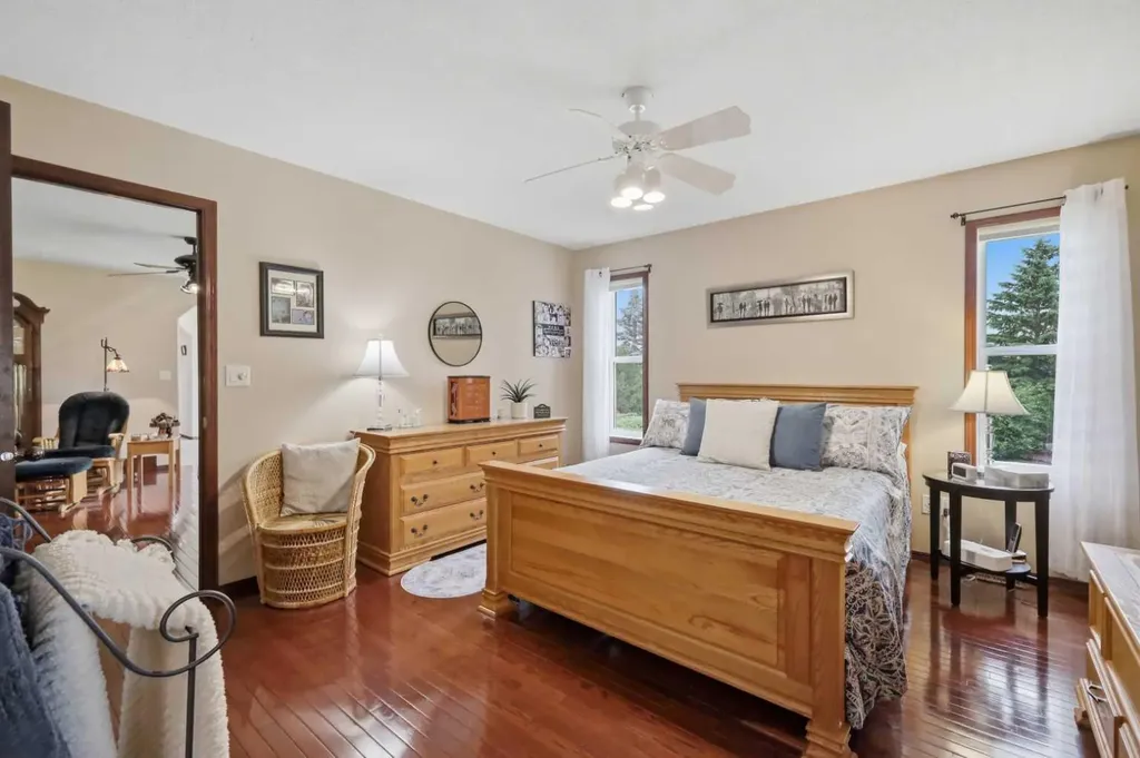 6026 47 Street Innisfail AB T4G 1L3