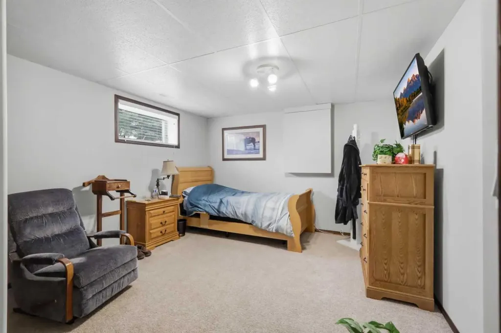 6026 47 Street Innisfail AB T4G 1L3