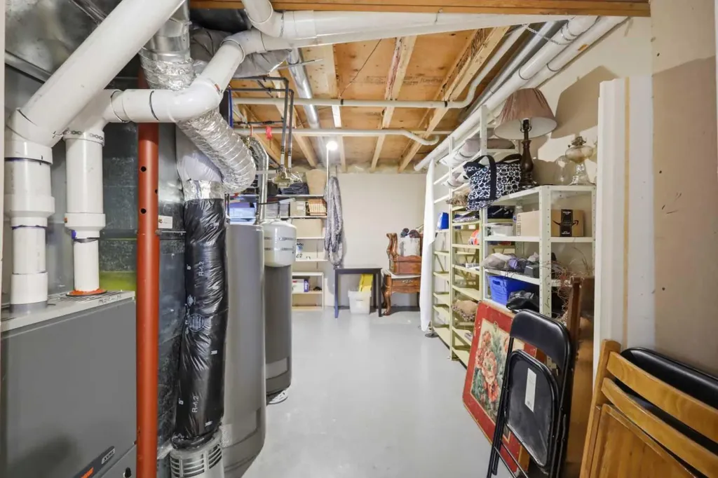 6026 47 Street Innisfail AB T4G 1L3