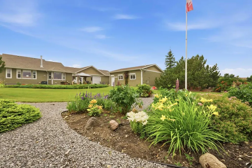 6026 47 Street Innisfail AB T4G 1L3