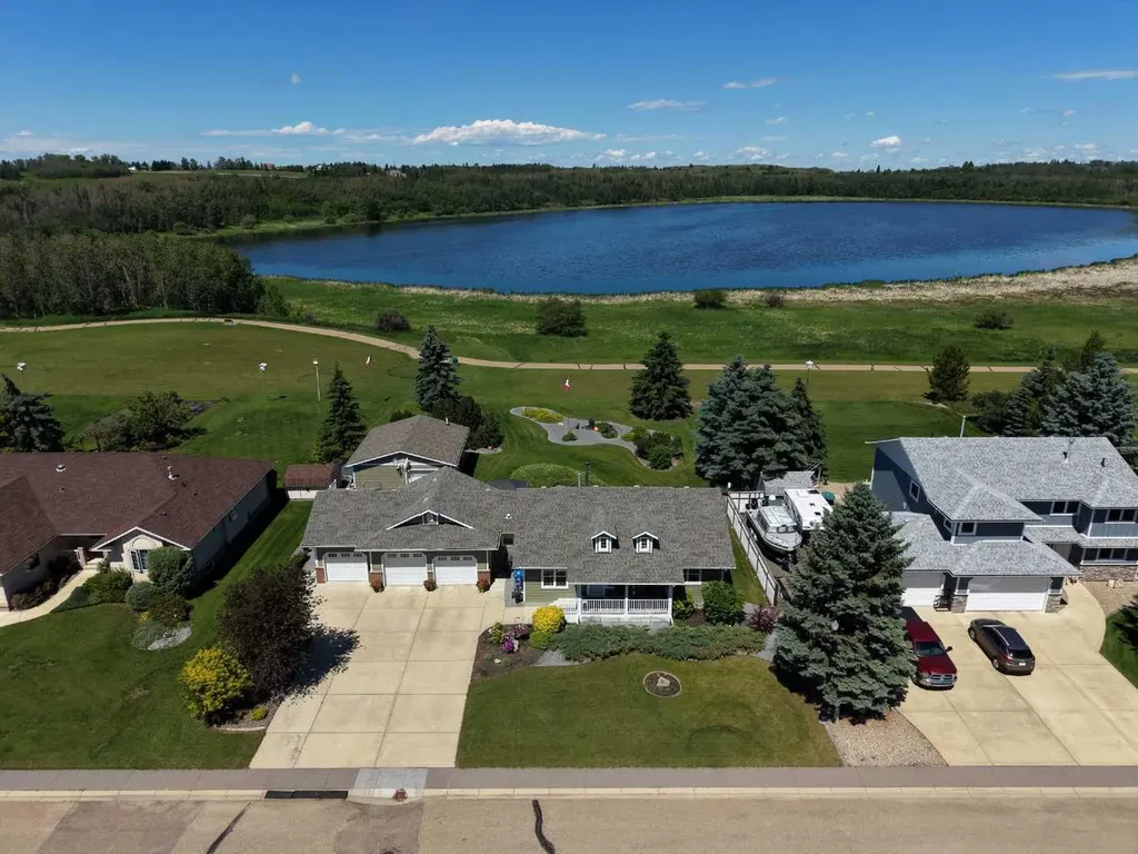 6026 47 Street Innisfail AB T4G 1L3