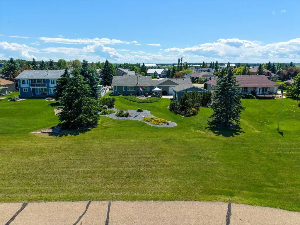 6026 47 Street Innisfail AB T4G 1L3
