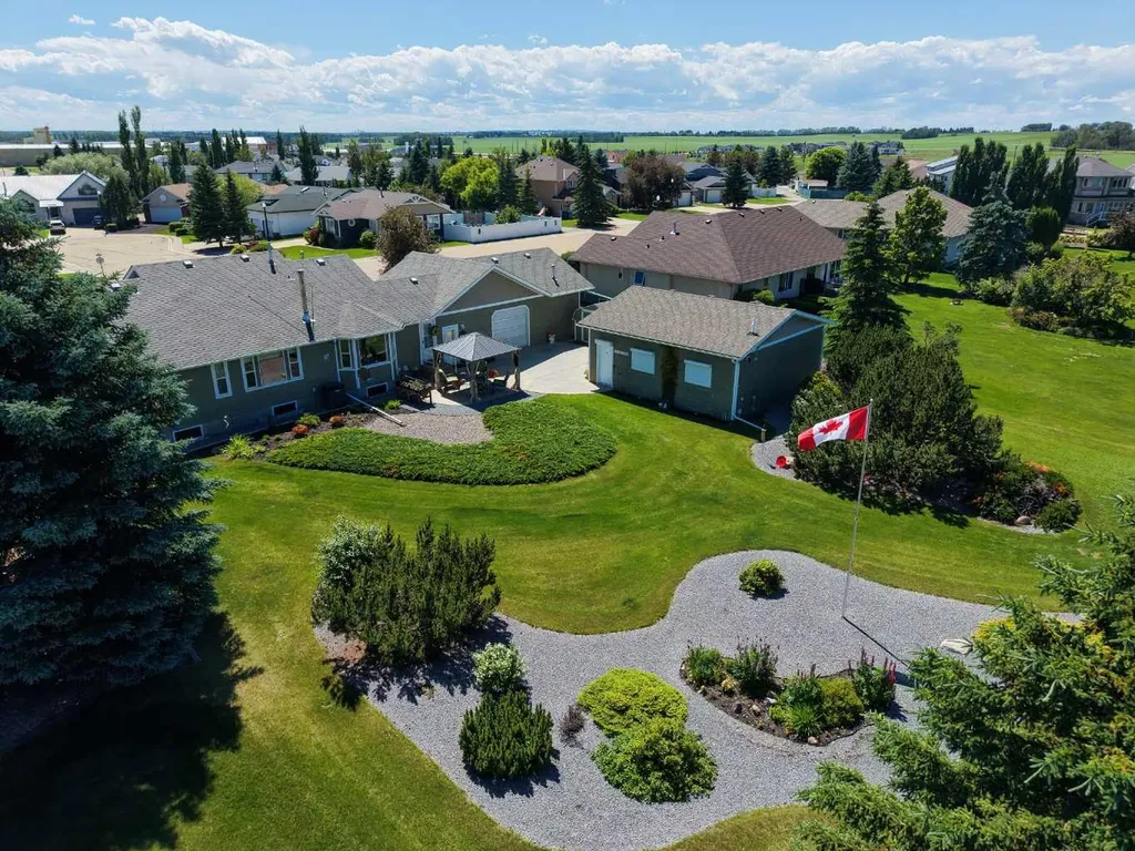 6026 47 Street Innisfail AB T4G 1L3