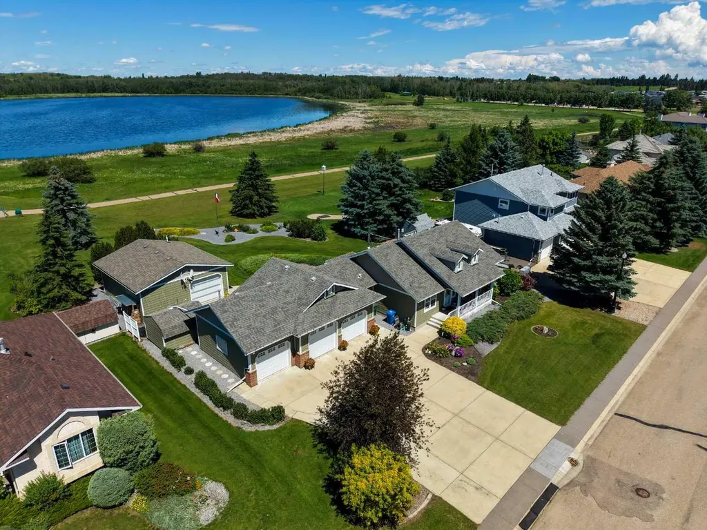 6026 47 Street Innisfail AB T4G 1L3