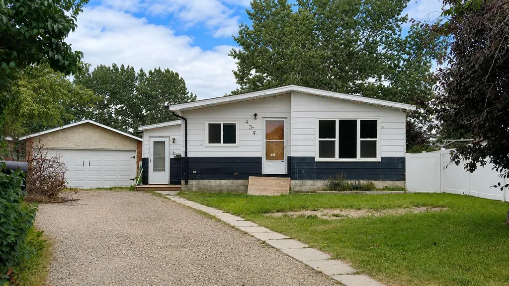 137 Big Hill Place Airdrie AB T4A 1P9
