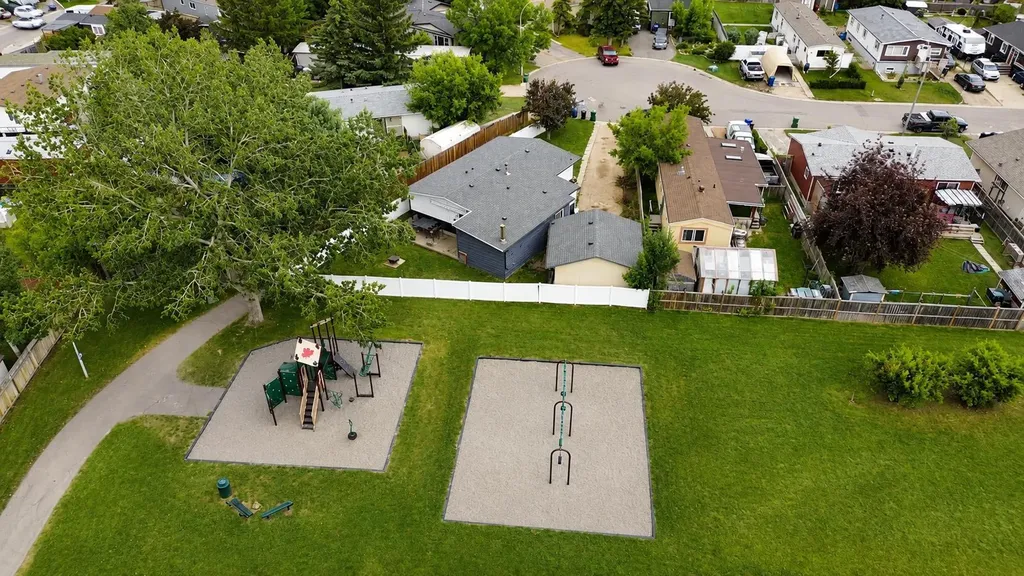 137 Big Hill Place Airdrie AB T4A 1P9