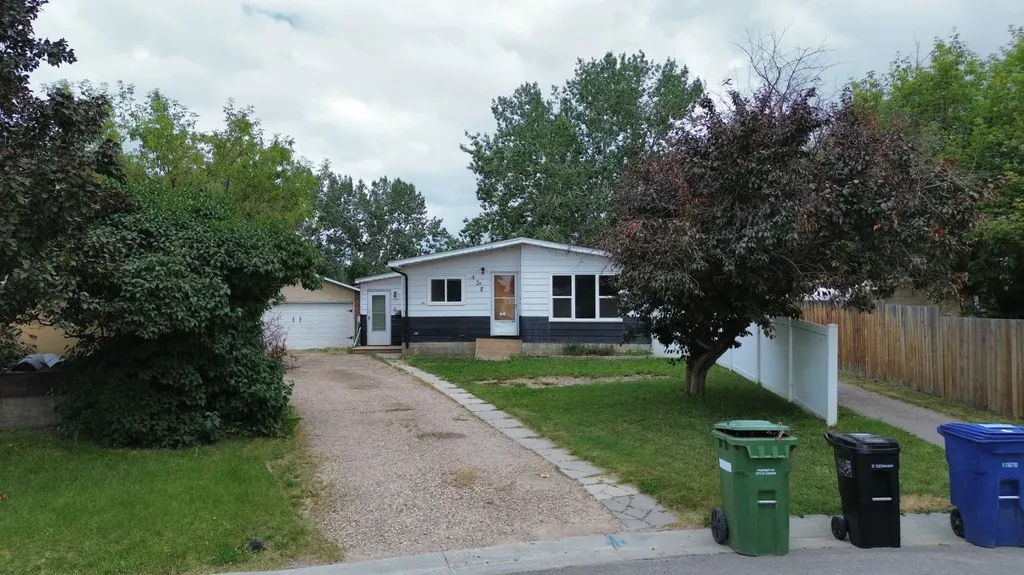 137 Big Hill Place Airdrie AB T4A 1P9