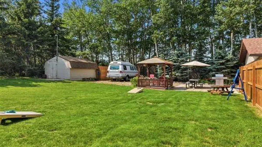 80 Parkland Drive Parkland Beach AB T0C2J0