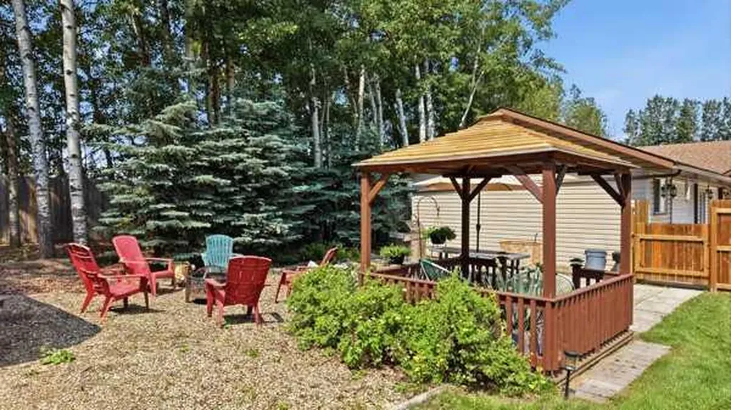 80 Parkland Drive Parkland Beach AB T0C2J0