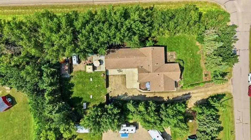 80 Parkland Drive Parkland Beach AB T0C2J0