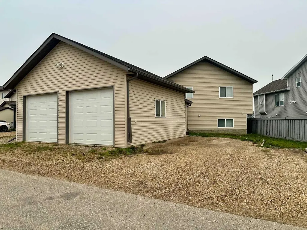 11515 75 Avenue Grande Prairie AB T8W 0J4