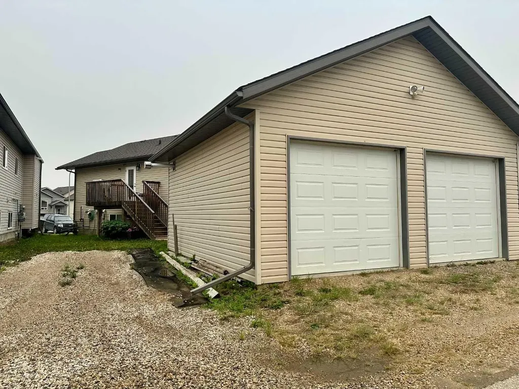 11515 75 Avenue Grande Prairie AB T8W 0J4