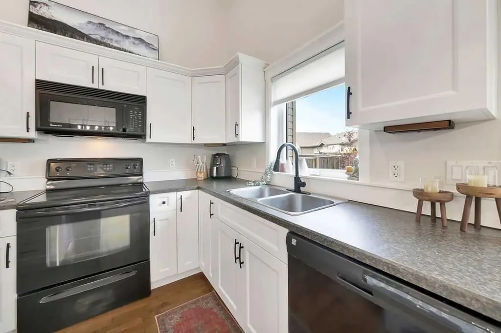 5236 15 Street Lloydminster AB T9V 2J2