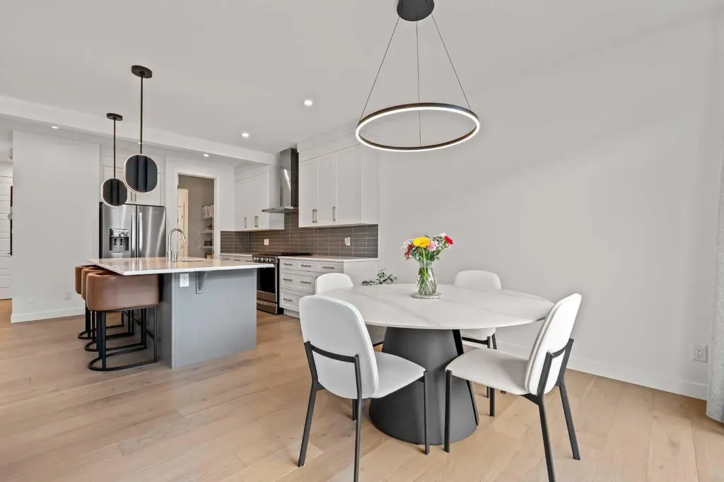 389 Crimson Ridge Place NW Calgary AB T3L 0H5