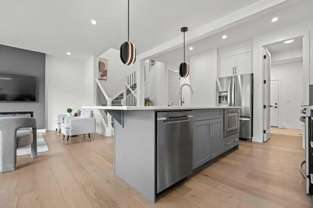 389 Crimson Ridge Place NW Calgary AB T3L 0H5