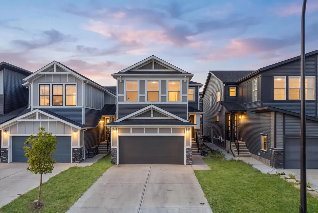 389 Crimson Ridge Place NW Calgary AB T3L 0H5