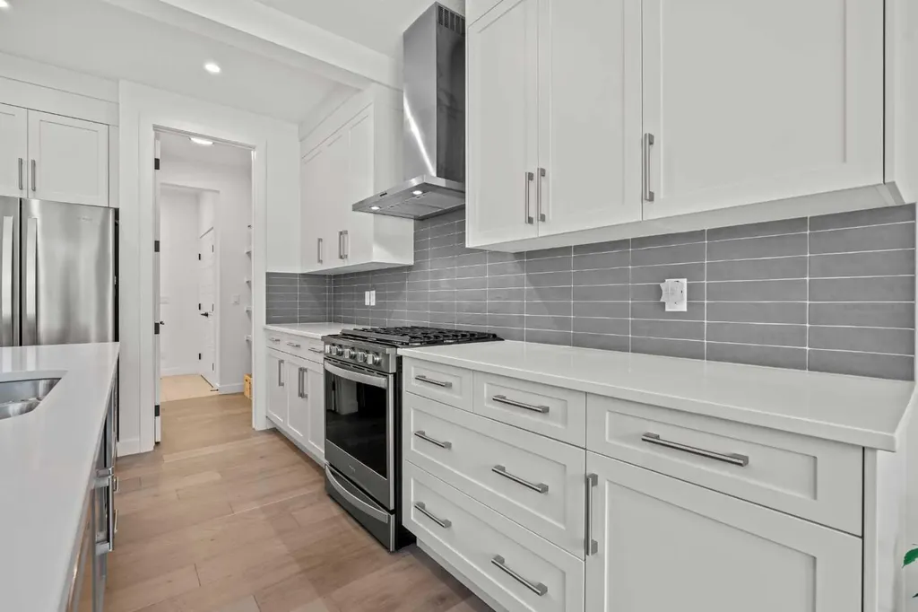 389 Crimson Ridge Place NW Calgary AB T3L 0H5
