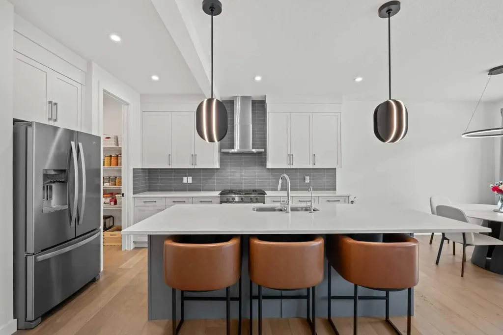 389 Crimson Ridge Place NW Calgary AB T3L 0H5