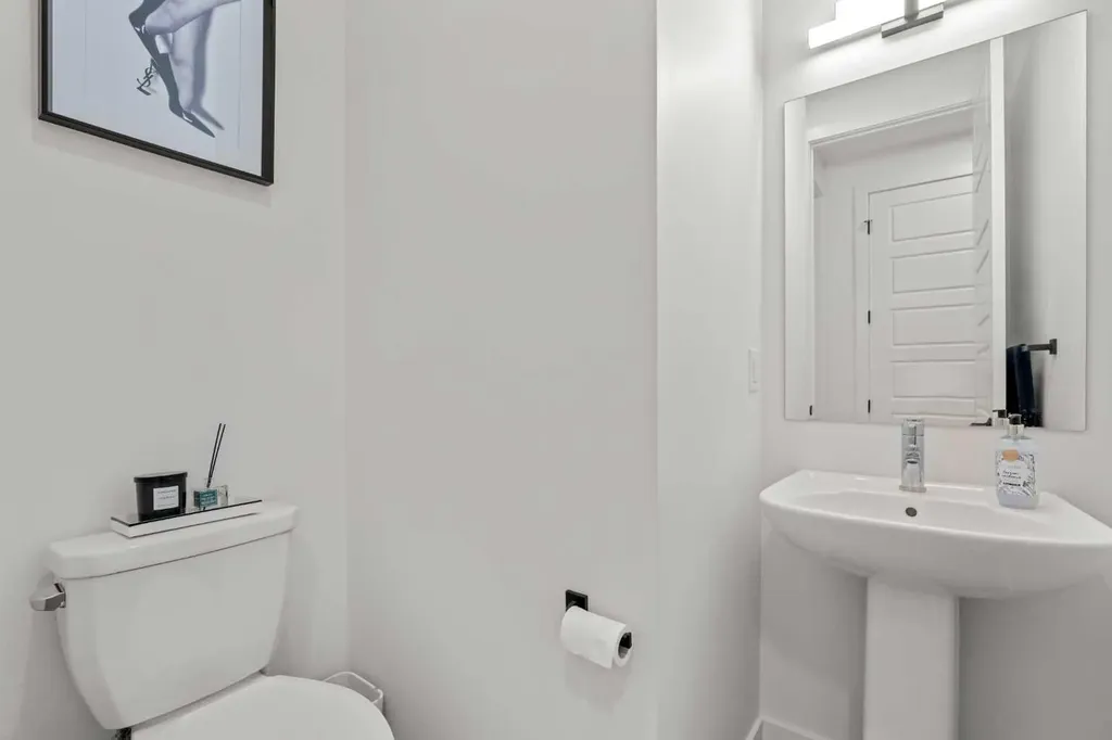 389 Crimson Ridge Place NW Calgary AB T3L 0H5