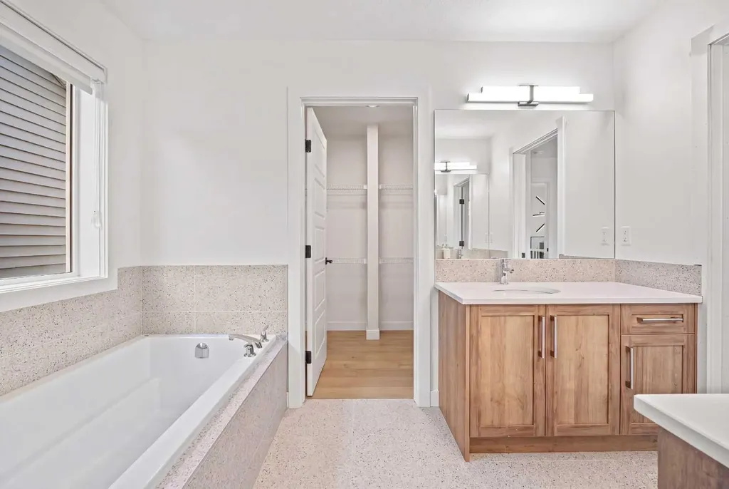 389 Crimson Ridge Place NW Calgary AB T3L 0H5