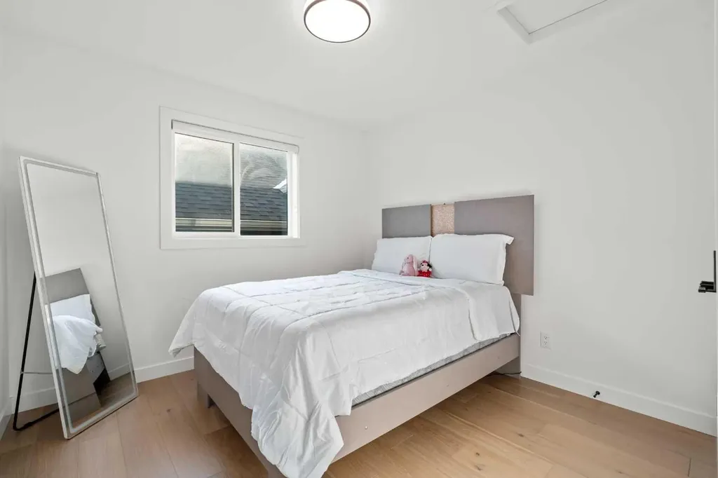 389 Crimson Ridge Place NW Calgary AB T3L 0H5