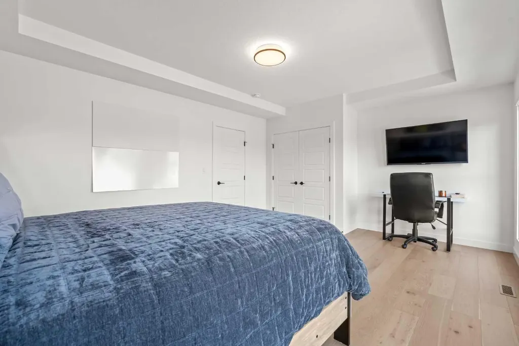 389 Crimson Ridge Place NW Calgary AB T3L 0H5