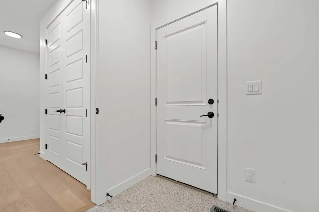 389 Crimson Ridge Place NW Calgary AB T3L 0H5