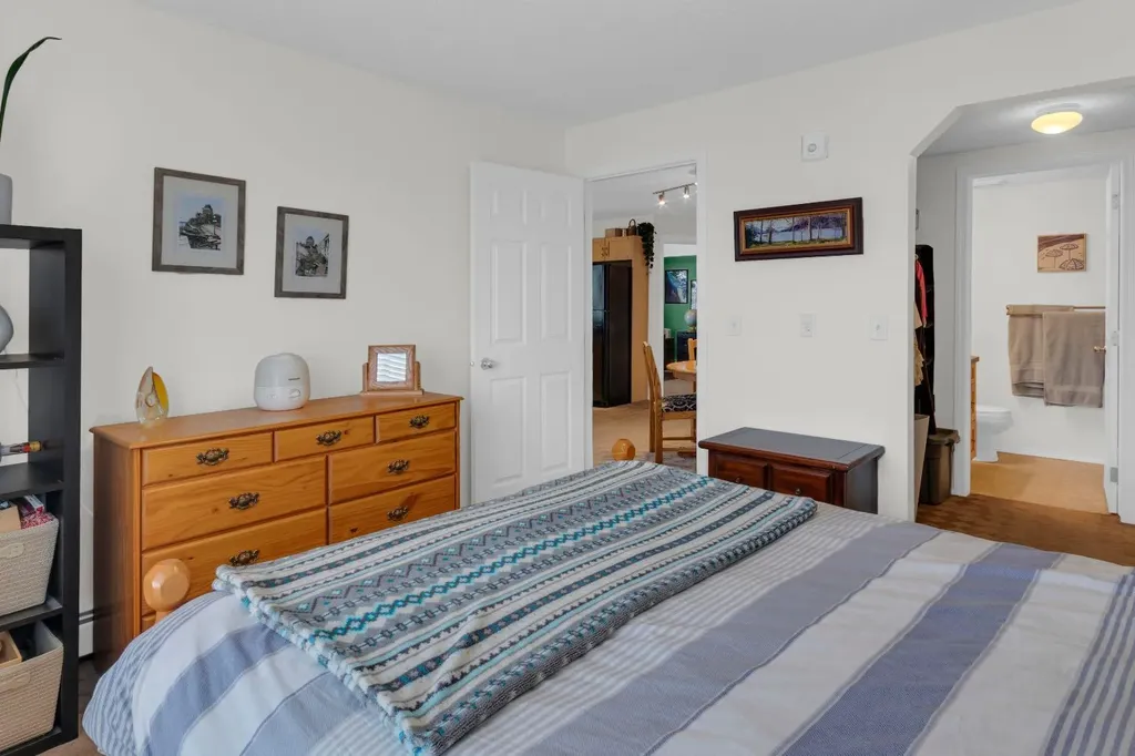 70 Panamount Drive NW Calgary AB T3K 6G8