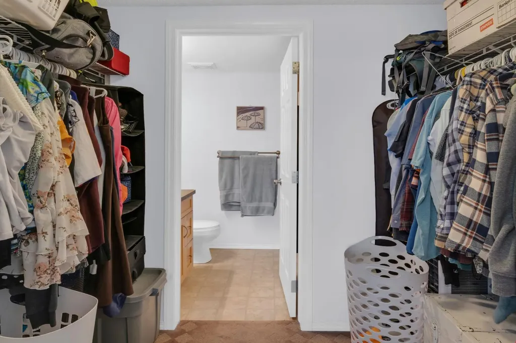70 Panamount Drive NW Calgary AB T3K 6G8