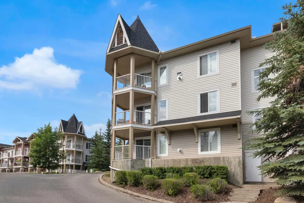 70 Panamount Drive NW Calgary AB T3K 6G8